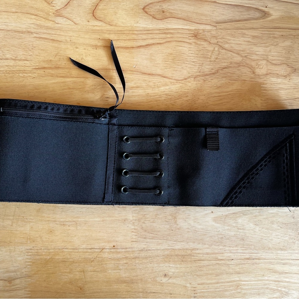 Hip hugger gun holster - Picture 3 of 6